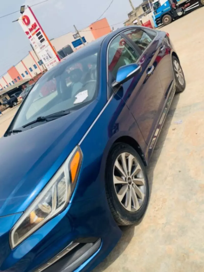 Hyundai Sonata   - 2015