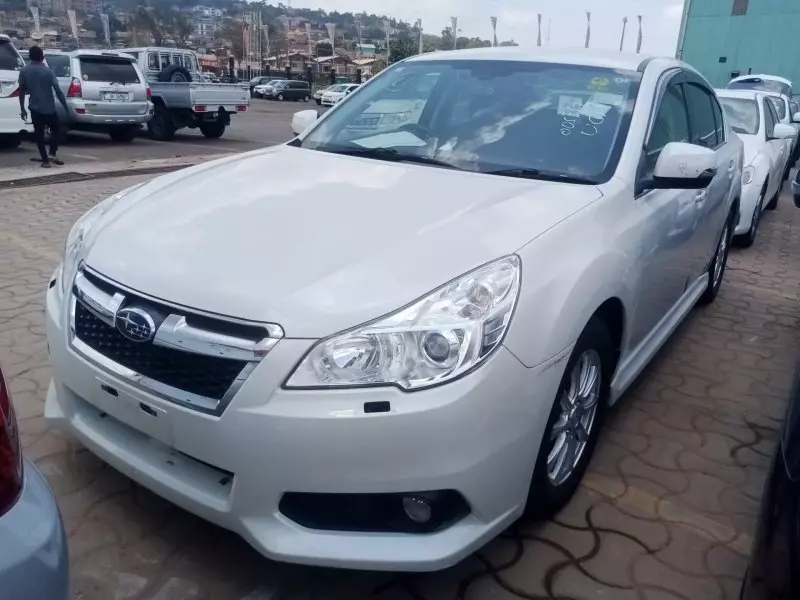 Subaru Legacy   - 2013