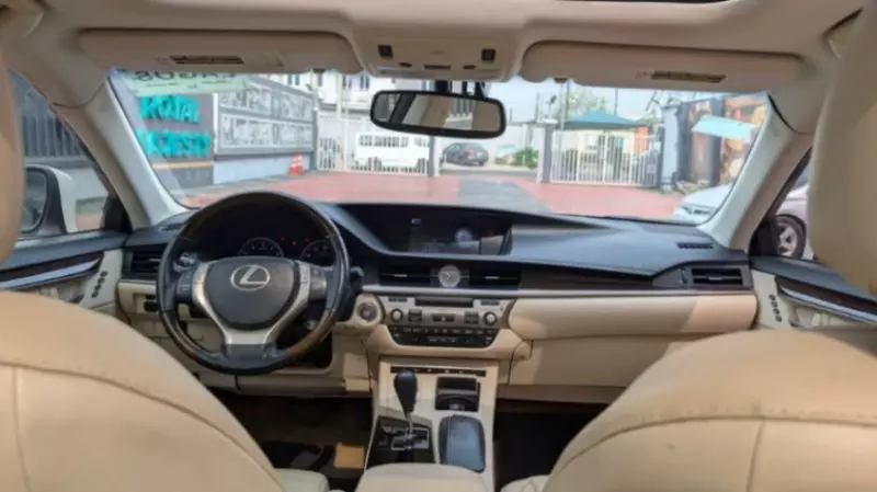 Lexus ES   - 2013