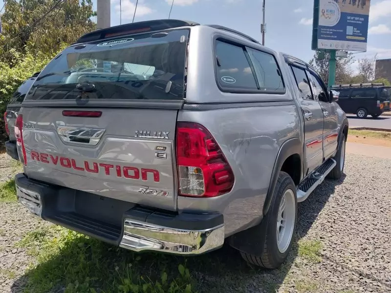 TOYOTA Hilux Revo    - 2018