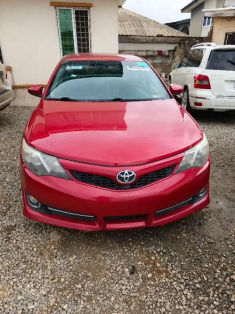 Toyota Camry   - 2014