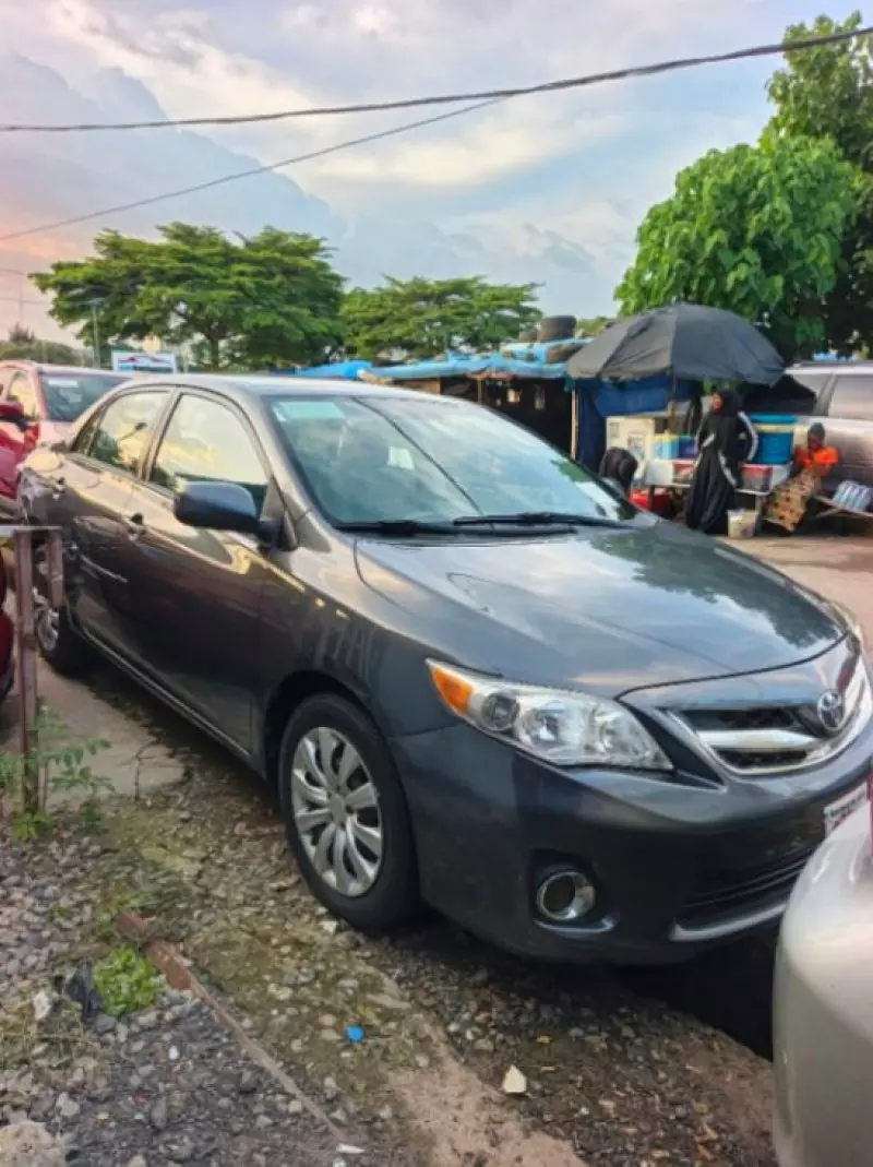 TOYOTA Corolla   - 2012