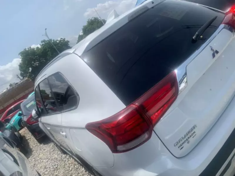 Mitsubishi Outlander - 2020