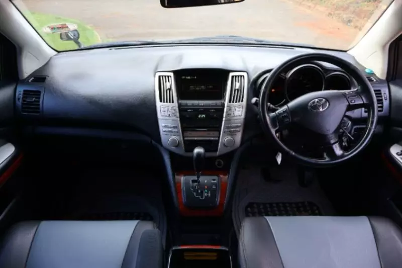 Toyota Harrier   - 2012
