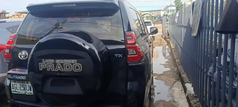 TOYOTA Prado   - 2013