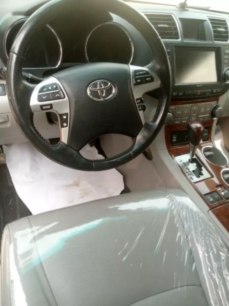 Toyota Highlander - 2012