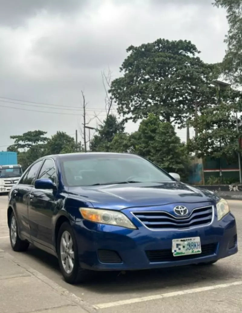 TOYOTA Camry   - 2011