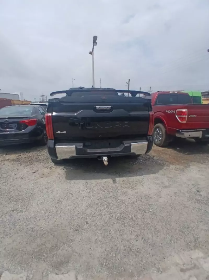 TOYOTA Tundra   - 2022