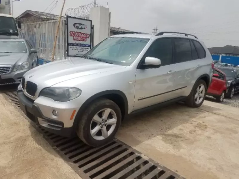 BMW X5   - 2010