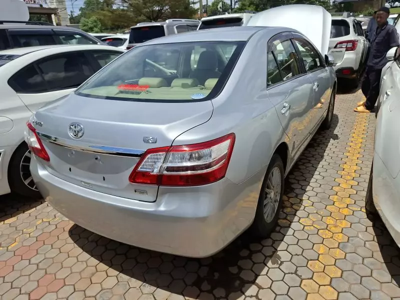 Toyota Premio    - 2016