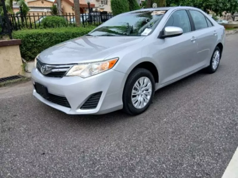 TOYOTA Camry - 2014
