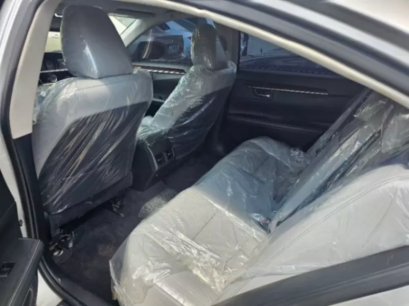 Lexus ES   - 2015
