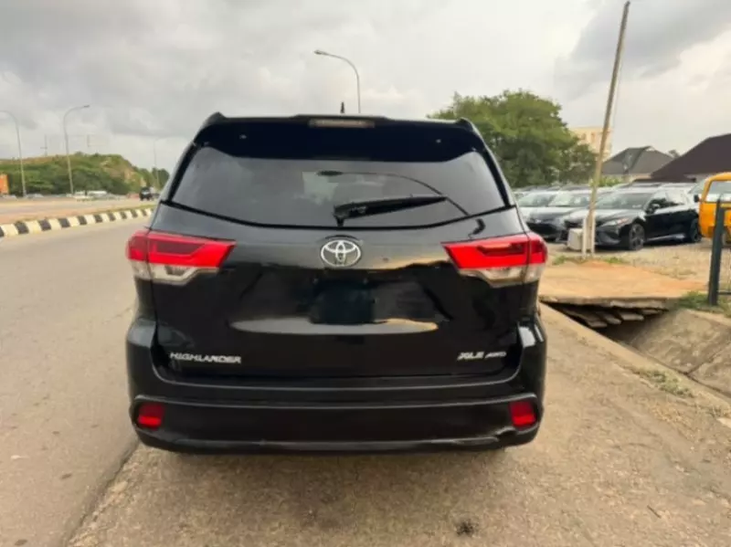 TOYOTA Highlander   - 2016
