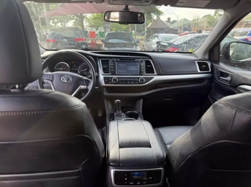 TOYOTA Highlander   - 2016