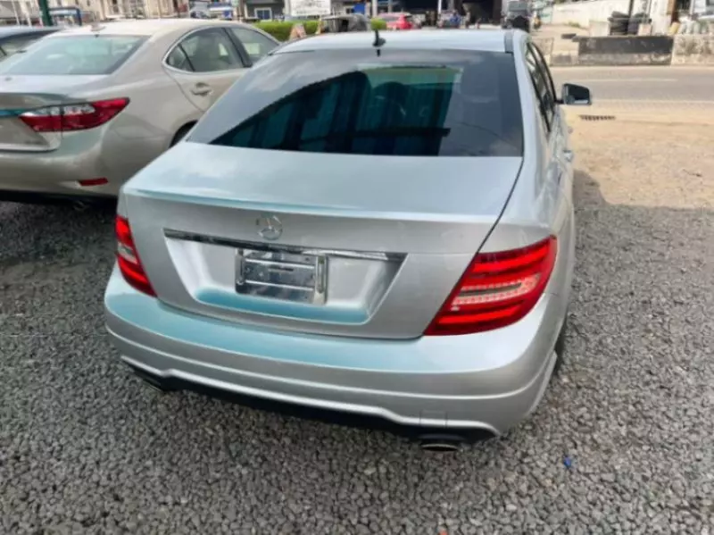 Mercedes-Benz C 300   - 2012