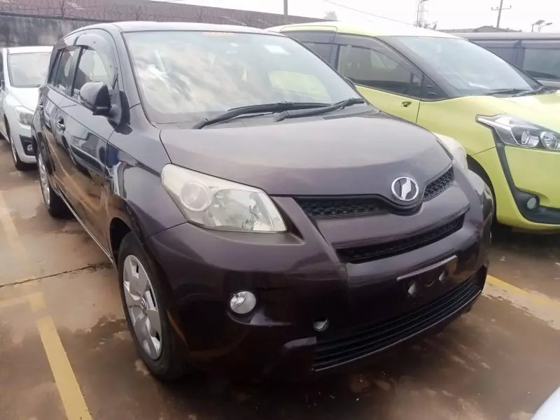 Toyota Ist    - 2012
