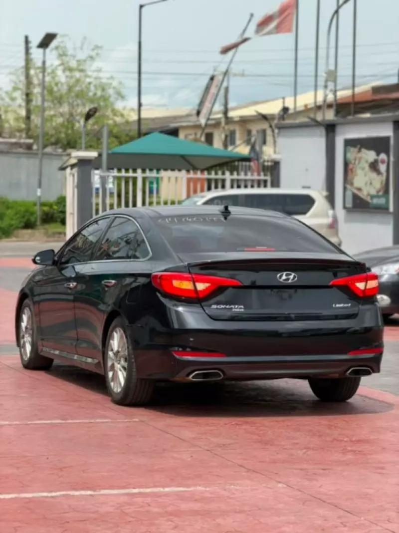Hyundai Sonata   - 2015
