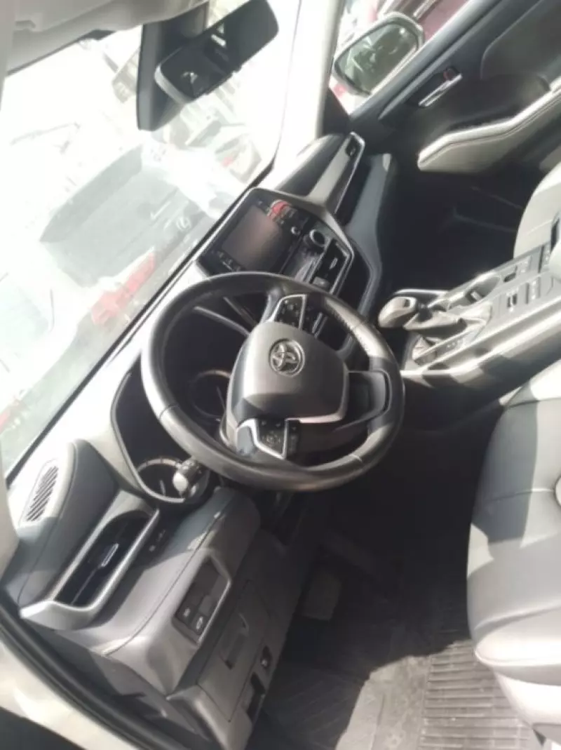 Toyota Highlander   - 2016