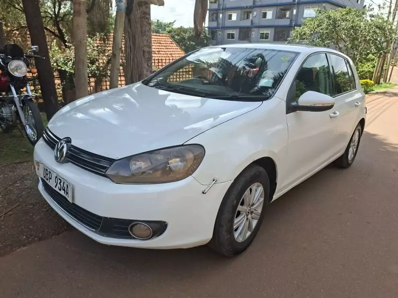 Volkswagen Golf   - 2011