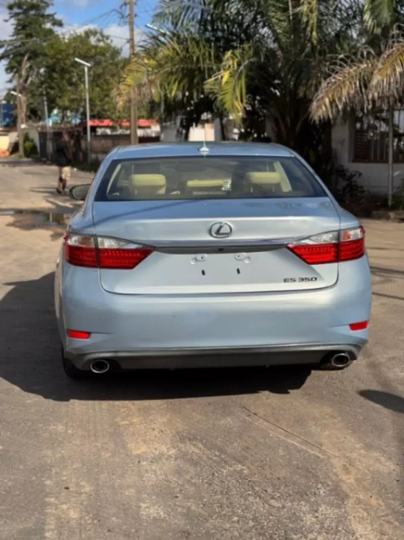 Lexus ES 350   - 2013