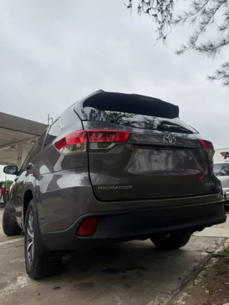 TOYOTA Highlander   - 2018