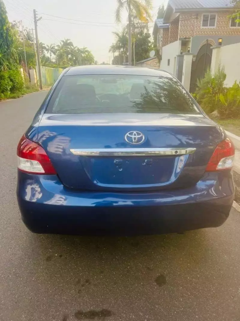 Toyota Yaris   - 2012