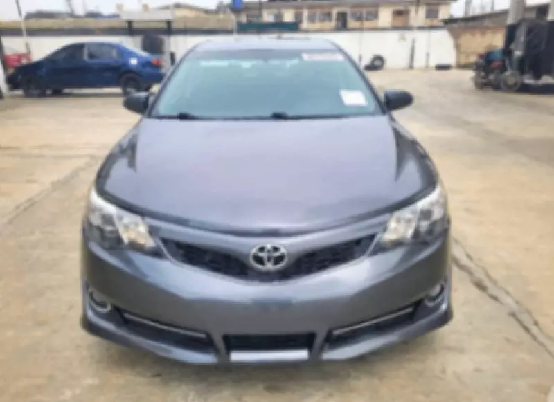 Toyota Camry   - 2014