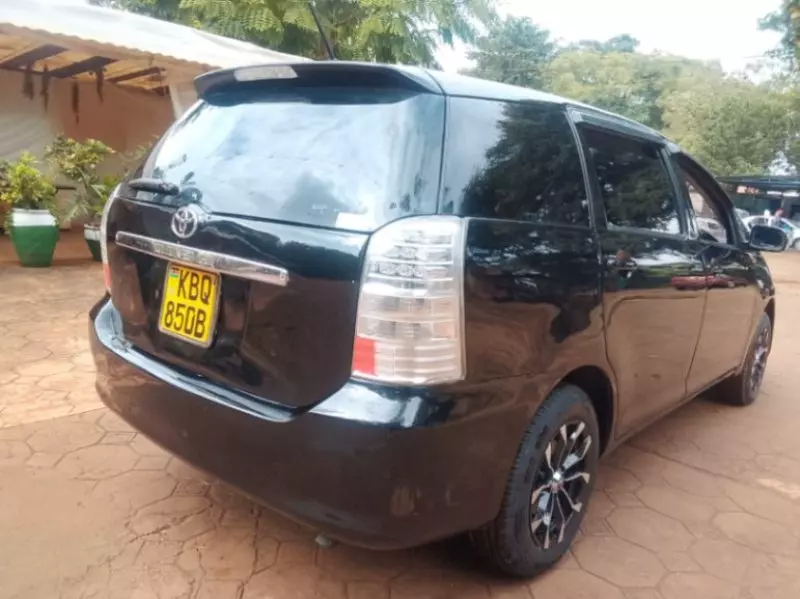 Toyota Wish   - 2004