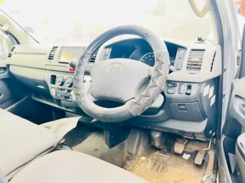 TOYOTA Hiace   - 2012