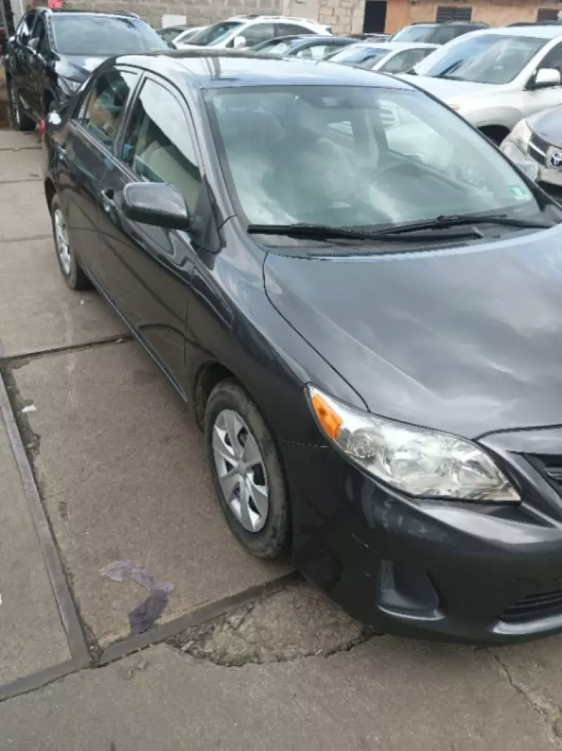Toyota corolla   - 2012