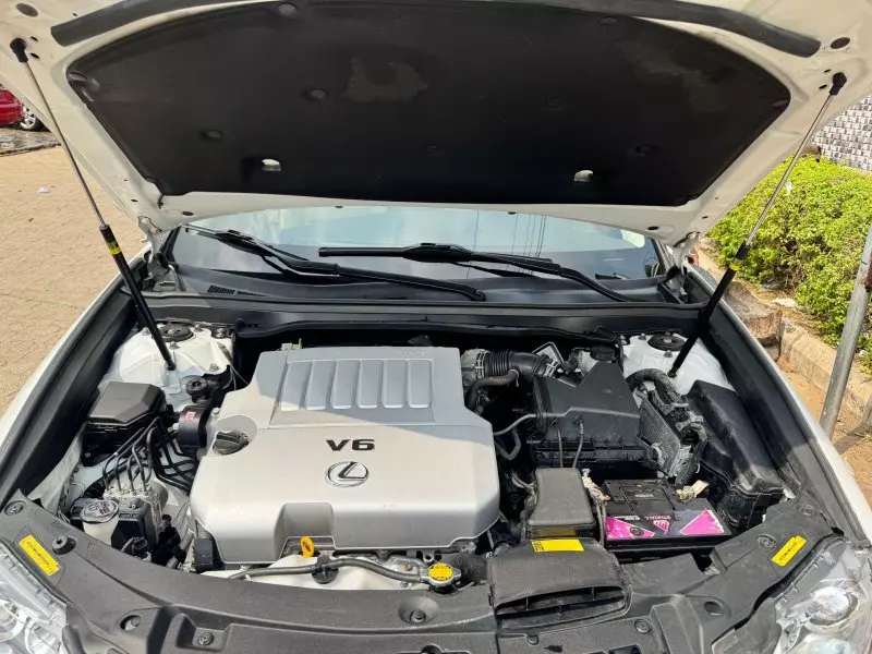 Lexus ES   - 2014