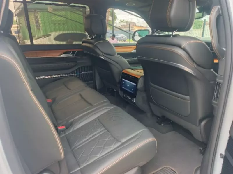 JEEP Grand Wagoneer - 2023