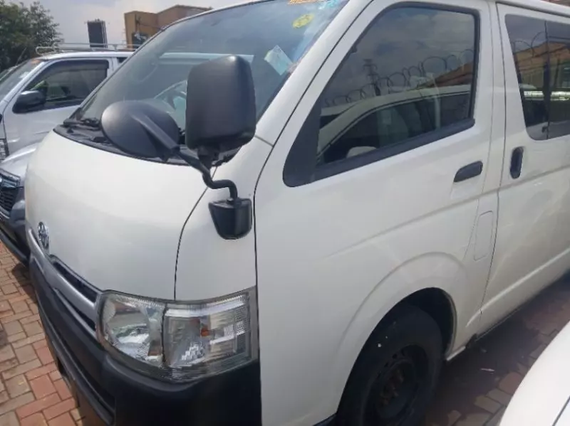 TOYOTA Hiace   - 2016