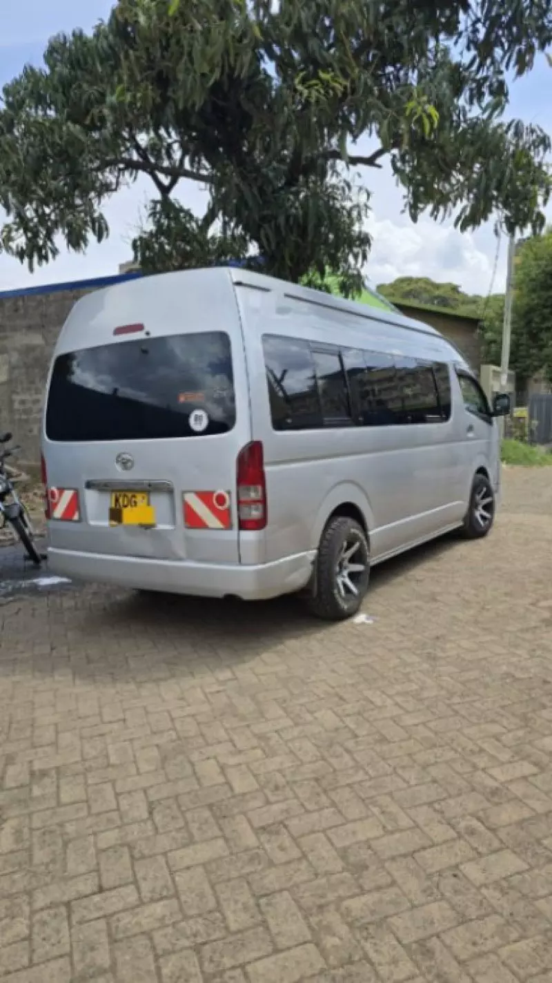 Toyota Hiace   - 2014
