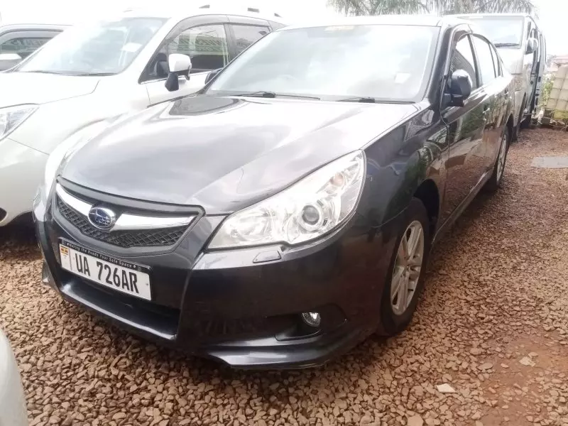 Subaru Legacy   - 2010