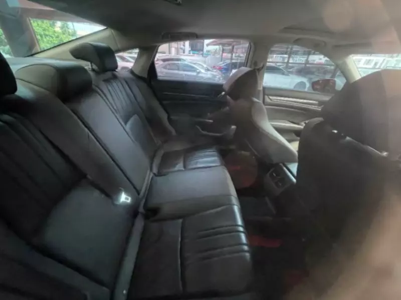 Honda Accord   - 2019