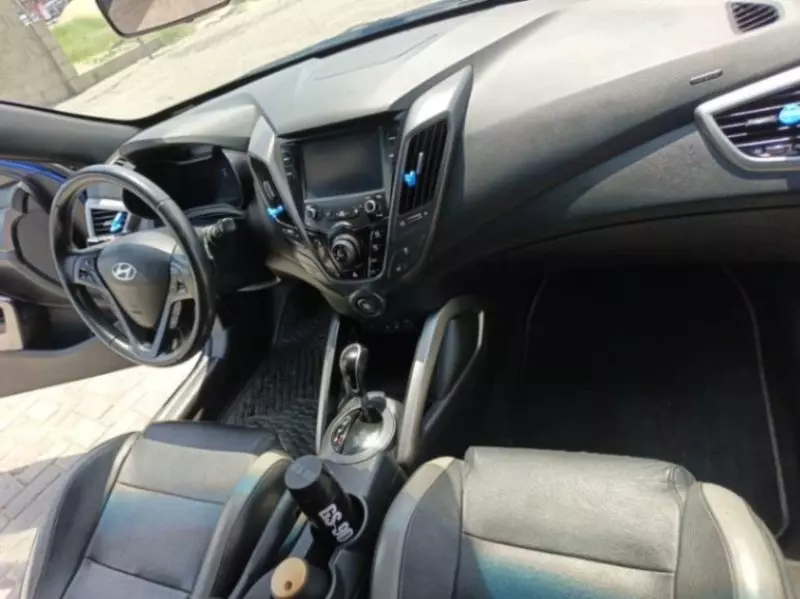 Hyundai Veloster   - 2017