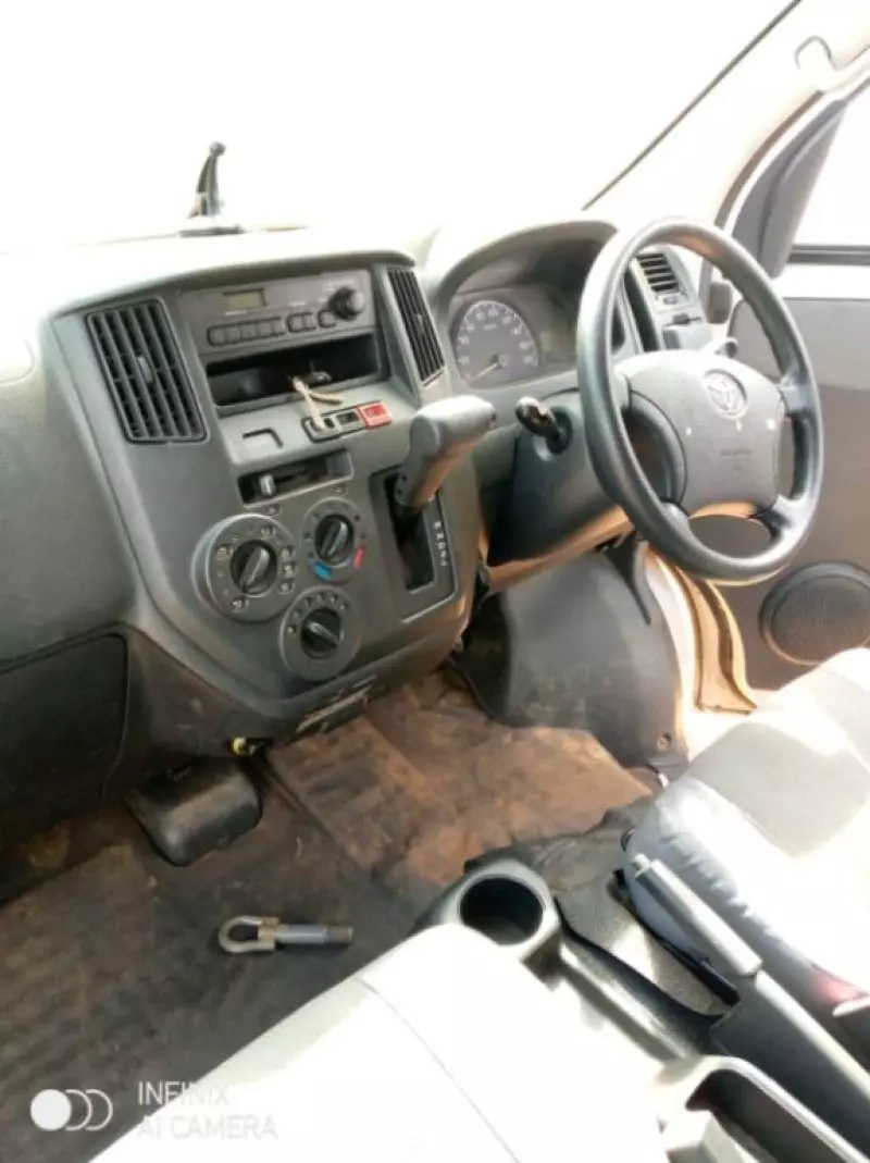 Toyota Lite-Ace   - 2012