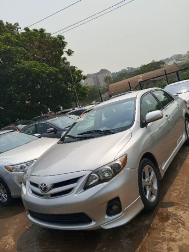 Toyota Corolla   - 2011