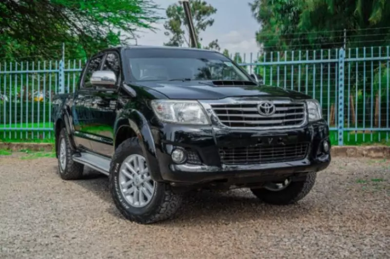 Toyota Hilux   - 2014