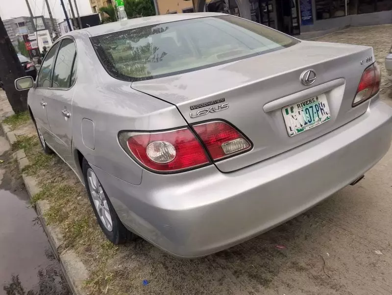 Lexus ES 330   - 2004