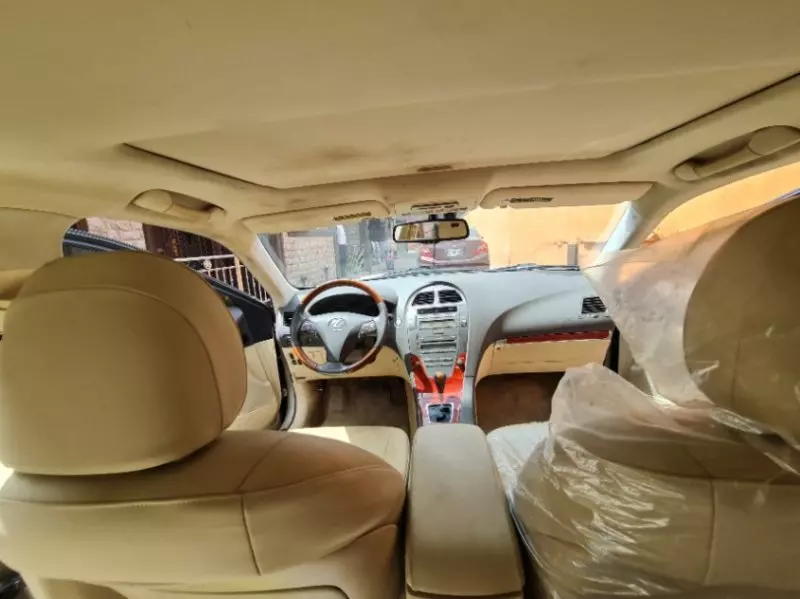 Lexus ES   - 2011