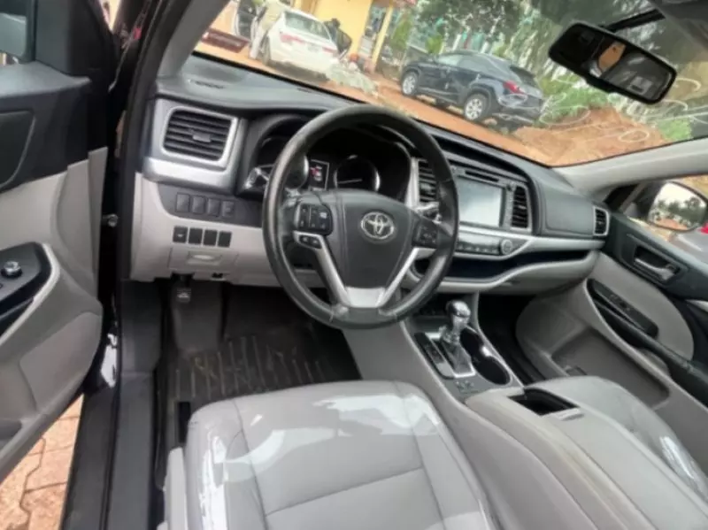 TOYOTA Highlander   - 2014