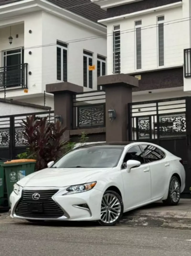 Lexus ES 350   - 2016