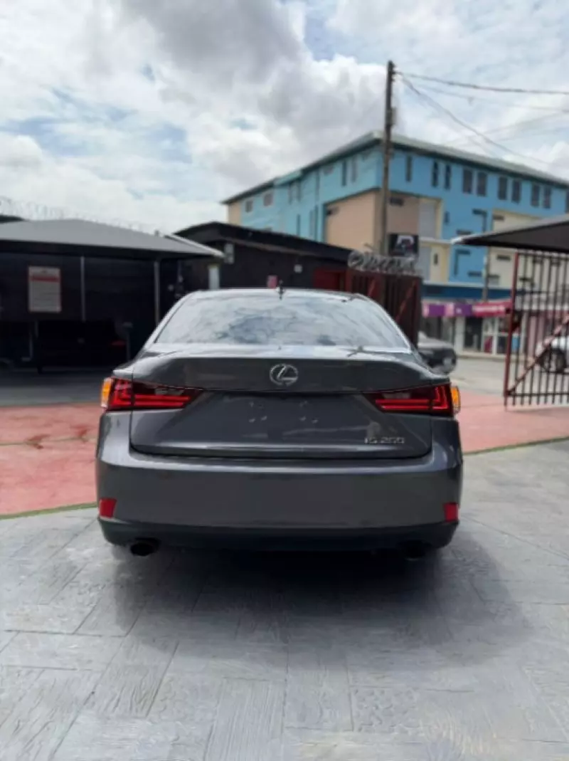 Lexus IS - 2014