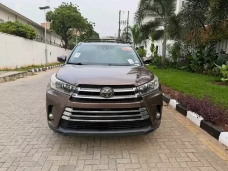 Toyota Highlander   - 2019