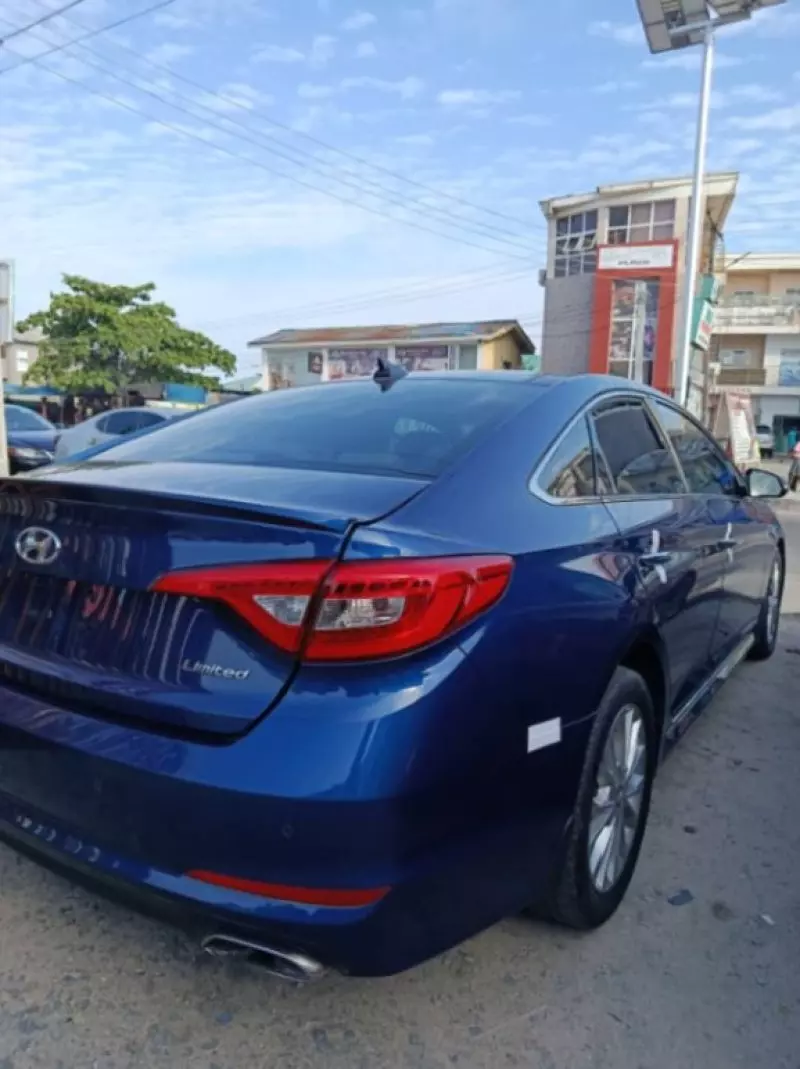 Hyundai Sonata   - 2015