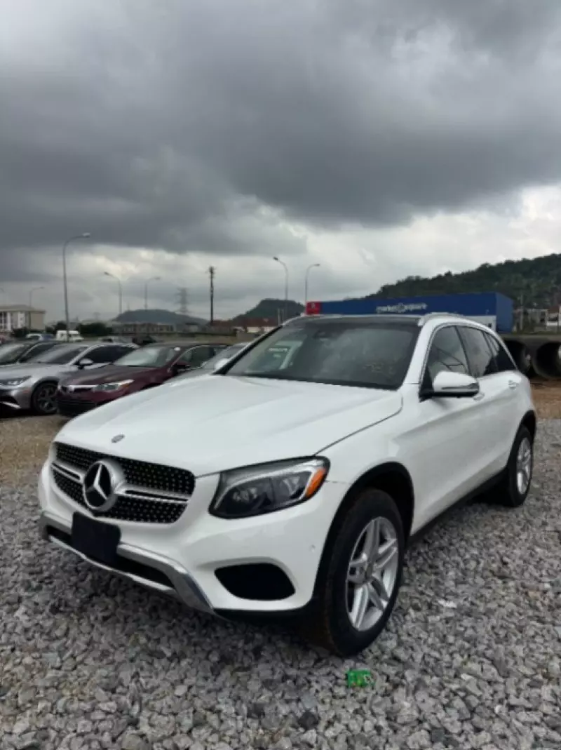 Mercedes-Benz GLC 300   - 2015