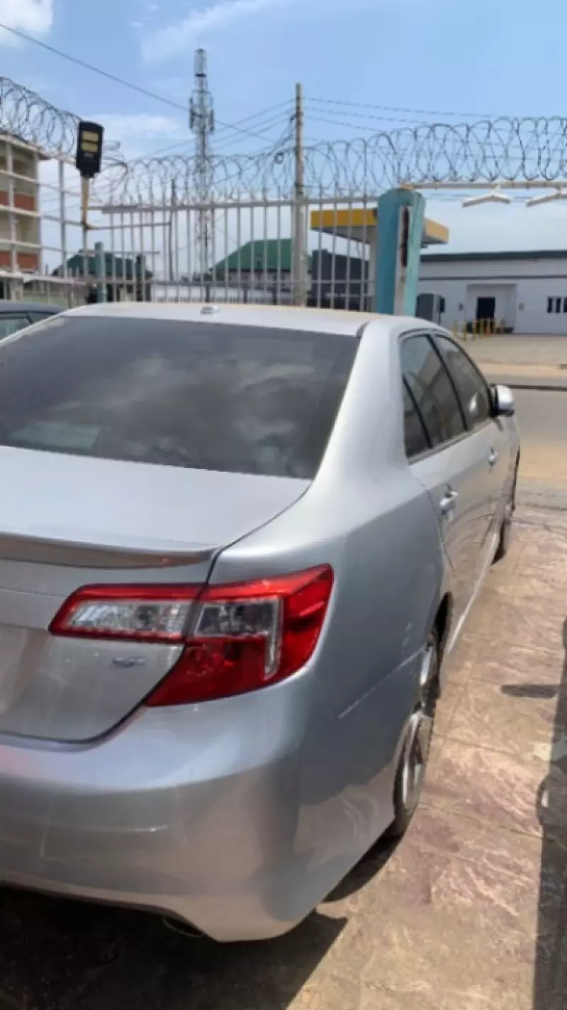 TOYOTA camry   - 2013