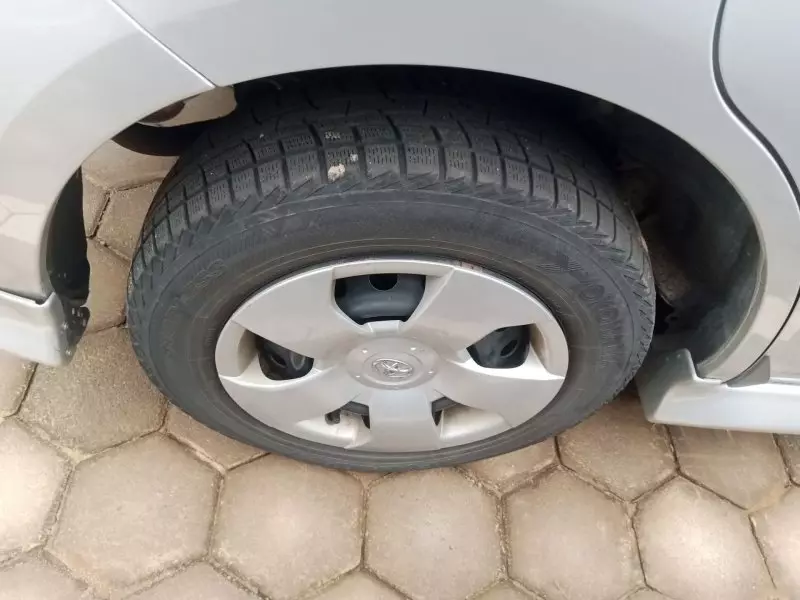 Toyota Sienta   - 2010
